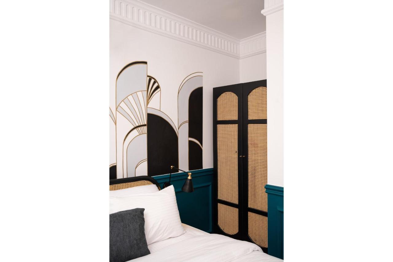 The Neat Nostalgic 2bdr Cairo's Downtown Apartment